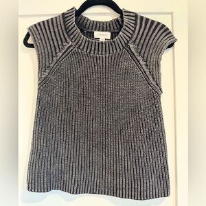 Evereve Charcoal and White Ribbed Sweater